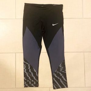 {Nike} NWT Cropped leggings/tights